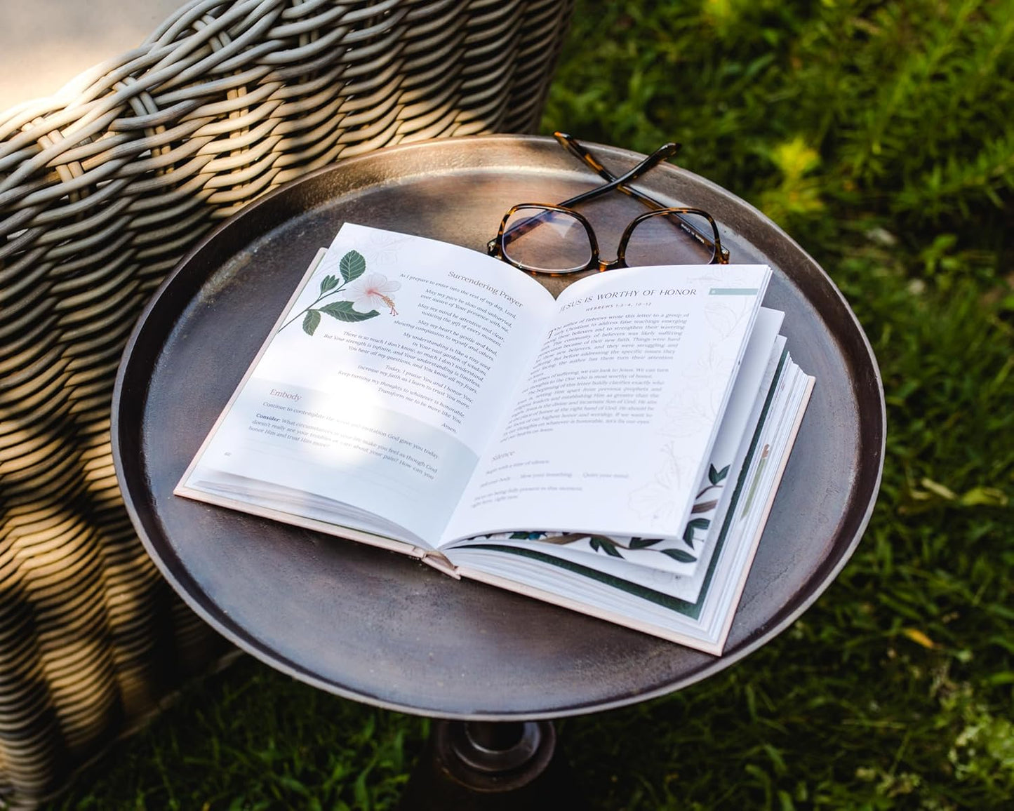 Present in Prayer - Jennifer Tucker - Hardcover